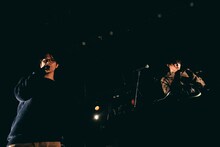 左から北里彰久（Alfred Beach Sandal）、STUTS。（撮影：廣田達也）