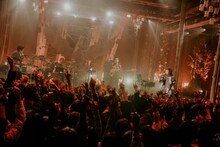 King Gnuスタジオライブの様子。(c)フジテレビ