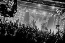 King Gnuスタジオライブの様子。(c)フジテレビ