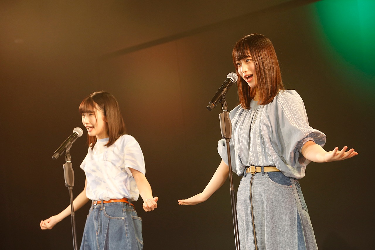 左から高雄さやか、原田清花。(c)STU