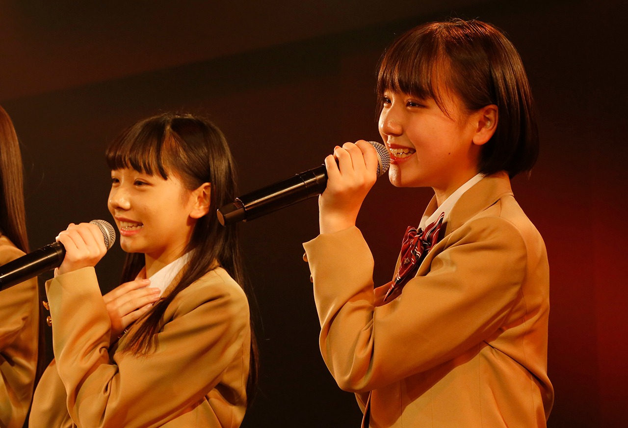 左から立仙百佳、清水紗良。(c)STU