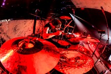 Tomoya（Dr）（Photo by Rui Hashimoto [SOUND SHOOTER]）