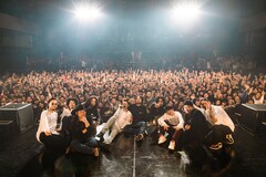 変態紳士クラブ、バンド迎えて好きにやり続けたコーストワンマン「俺らはただの友達」