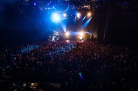 変態紳士クラブ「変態紳士舞踏会 -2222-」の様子。（Photo by Kenji.87）