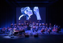 渋谷慶一郎「Inter-Resonance:Inter-Organics Japanese Performance and Sound Art『Scary Beauty』公演」の様子。 （Photo by Sharjah Art Foundation）