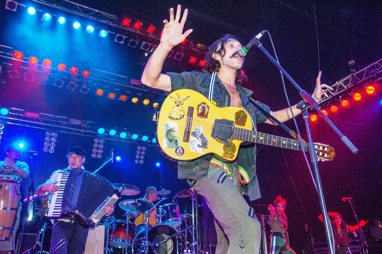 Gogol Bordello（写真提供：石田昌隆）