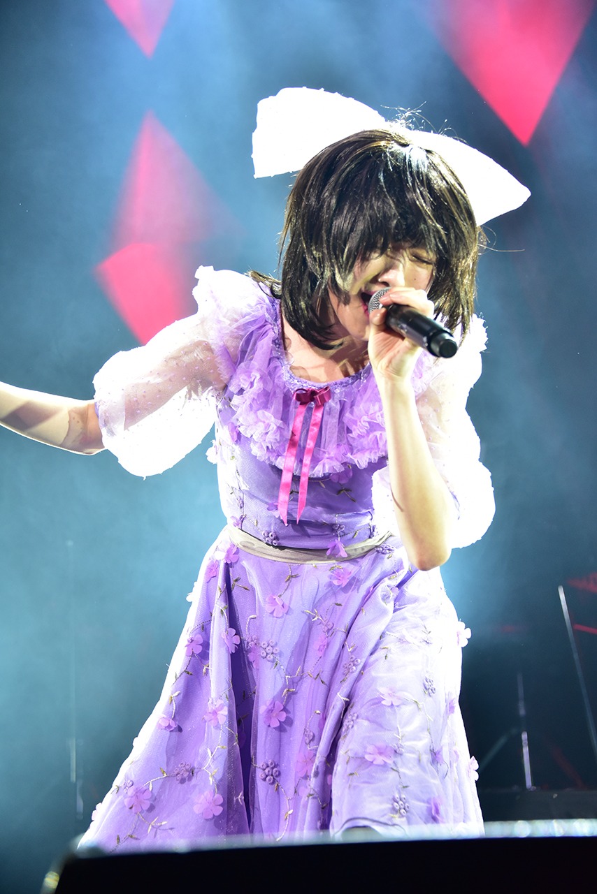 新井ひとみ