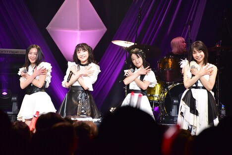 東京女子流「GIGS at AKASAKA～TOKYO GIRLS' BAND STYLE～」の様子。