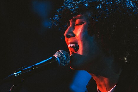 藤井レオ（Vo, Key）（Photo by Shin Ishihara）
