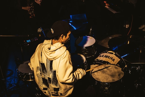 冨田洋之進（Dr）（Photo by Shin Ishihara）