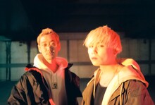 左からKM、(sic)boy。