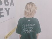 セントチヒロ・チッチ（BiSH）とTANGTANGコラボアイテムのイメージカット。