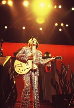 1989年2月に東京・中野サンプラザホールで行われたBO GUMBOSのワンマンライブの様子。