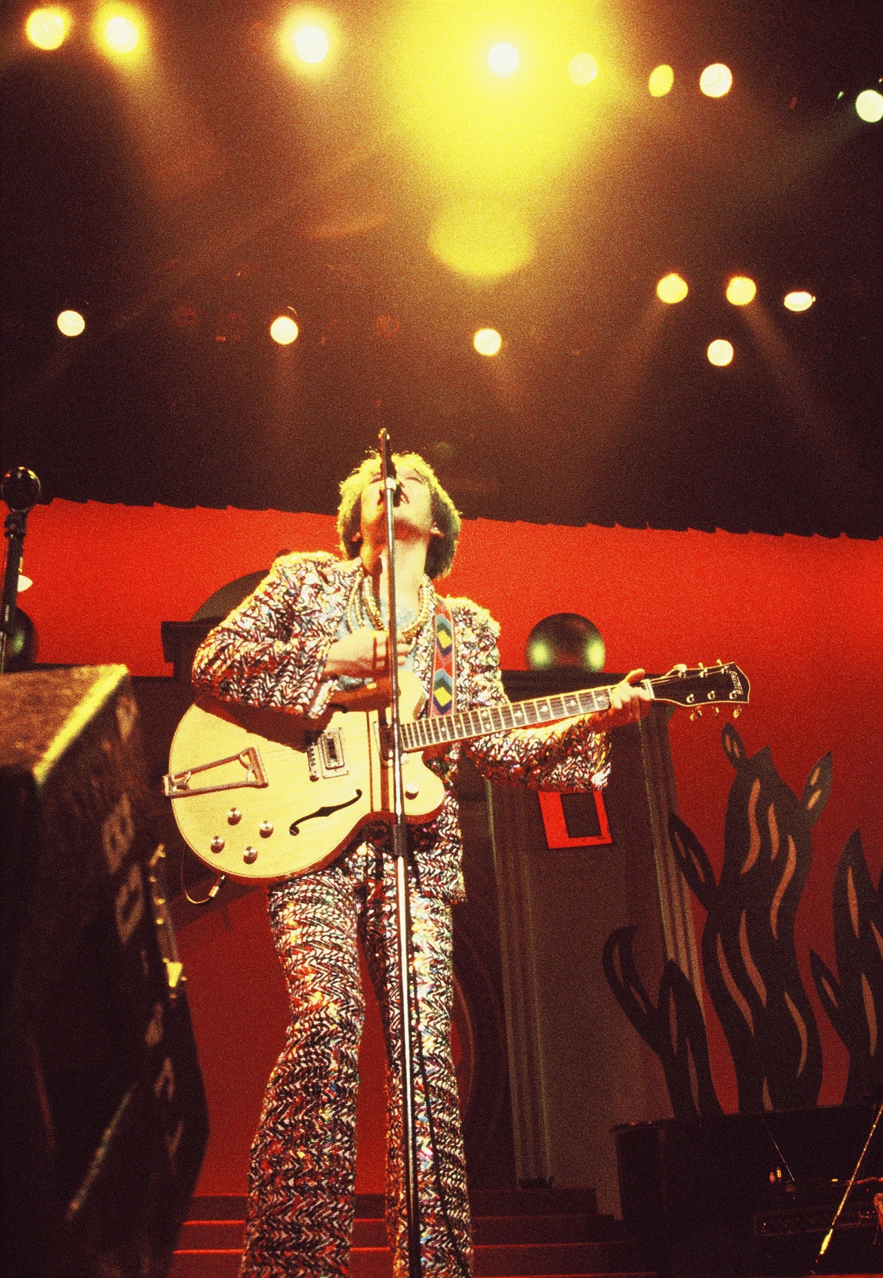 1989年2月に東京・中野サンプラザホールで行われたBO GUMBOSのワンマンライブの様子。