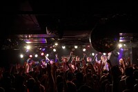 BiSHと突然少年。（撮影：村井香）