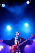 佐々木直人（B, Vo）