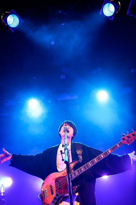 佐々木直人(B, Vo)