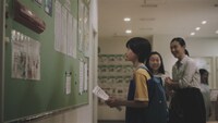 「SoftBank学割」WebCM「がんばれ受験生（と親）」編より。