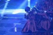 「第70回NHK紅白歌合戦」で「不協和音」を披露する欅坂46。