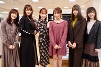 左から松田里奈（欅坂46）、菅井友香（欅坂46）、堀未央奈（乃木坂46）、秋元真夏（乃木坂46）、佐々木久美（日向坂46）、松田好花（日向坂46）。