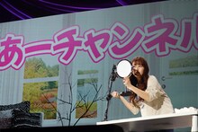 YouTuberに扮する佐々木彩夏。（写真提供：ニッポン放送）