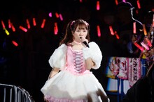 「だって あーりんなんだもーん☆」を披露する佐々木彩夏。（写真提供：ニッポン放送）