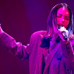 2020年は“攻める”安田レイ、作詞曲ナンバーも初披露したEX THEATER公演