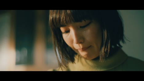 Uru「あなたがいることで」ミュージックビデオのワンシーン。