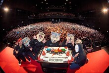 MAN WITH A MISSION「MAN WITH A “10TH” MISSION 爆誕祭～TRACE the HISTORY公開直前SP～」の様子。（撮影：酒井ダイスケ）