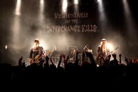 浅井健一 & THE INTERCHANGE KILLS「SEXY STONES RECORDS 20th ANNIVERSARY『KILLS CORE』」の様子。（撮影：岩佐篤樹）