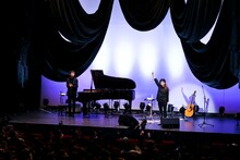 「植田真梨恵 LIVE of LAZWARD PIANO "Academic!"」の様子。