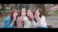 「アサヒスーパードライ」新テレビCM「桜の下で、エール篇」のワンシーン。