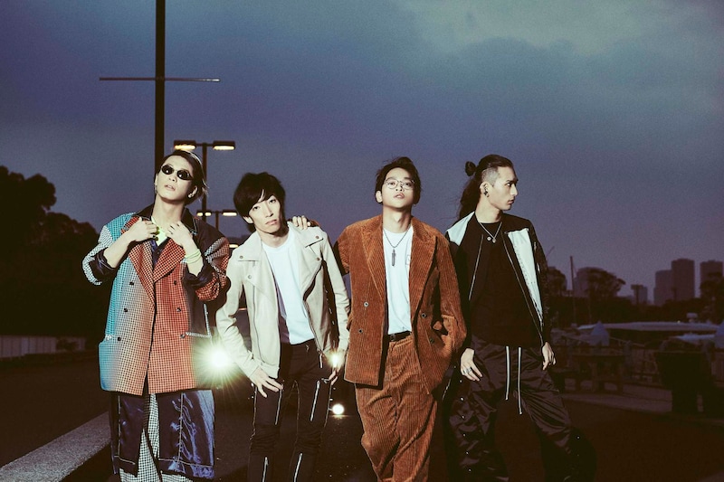 THE ORAL CIGARETTES（右から2番目が山中拓也）