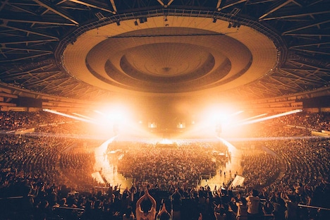 「THE YELLOW MONKEY 30th Anniversary DOME TOUR」京セラドーム大阪公演の様子。（撮影：横山マサト）