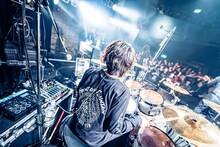 大喜多崇規（Dr / Nothing's Carved In Stone）（撮影：ヤスカワショウマ）