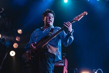 日向秀和（B / Nothing's Carved In Stone）（撮影：ヤスカワショウマ）