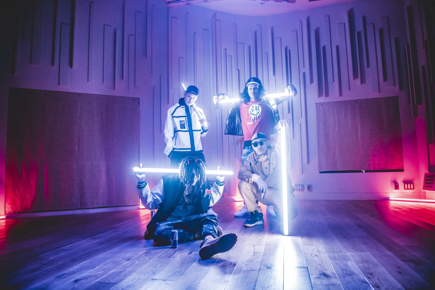 「RASEN Vol.4」参加ラッパー。前列左からYellow Bucks、KOJOE。後列左からMIYACHI、Eric.B.Jr。