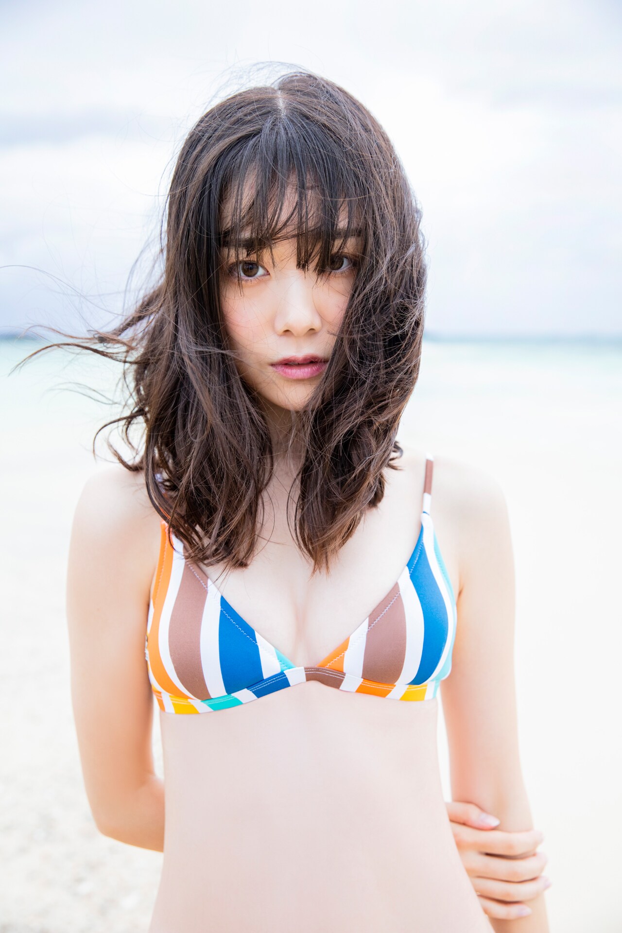 鶴見萌「le germer」より。 - 虹コン鶴見萌、新たな一面が萌え出る1st