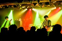 ズーカラデル「全国ツアー」大阪・Music Club JANUSの様子。（撮影：河上良）