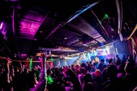 ズーカラデル「全国ツアー」大阪・Music Club JANUSの様子。（撮影：河上良）