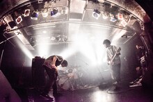 ズーカラデル「全国ツアー」大阪・Music Club JANUSの様子。（撮影：河上良）