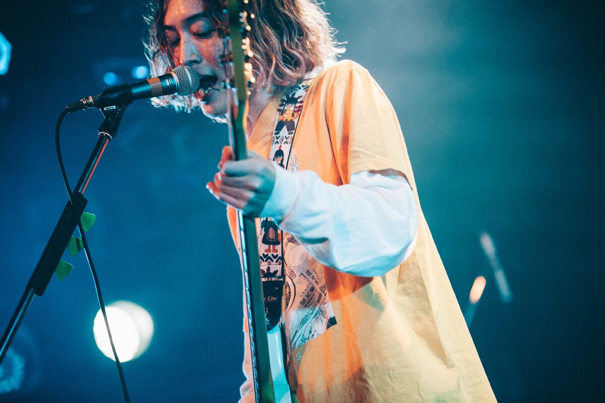 キタニタツヤ ドミコ 念願のツーマン実現した夜にキタニの愛が爆発 はあ 好き ライブレポート 写真14枚 音楽ナタリー