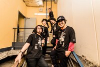 THE CHARM PARKとバンドメンバー。