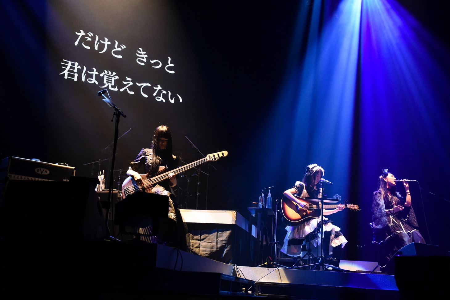 左からMISA、KANAMI、SAIKI。（Photo by MASANORI FUJIKAWA）