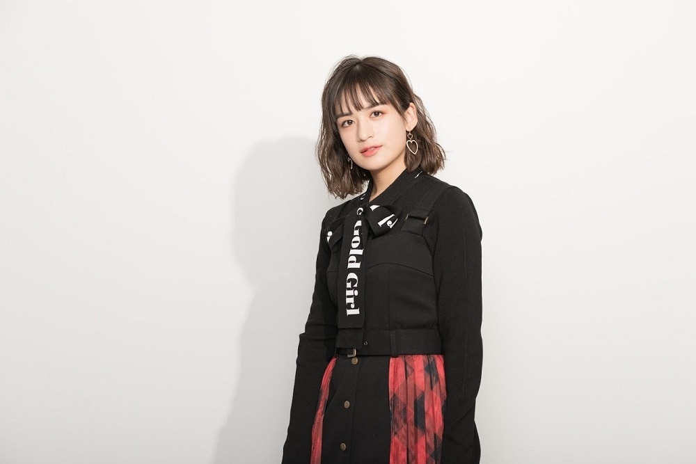 山出愛子、4月に新作シングル「ピアス」発売