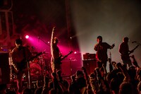 SHADOWS（Photo by TAKASHI KONUMA）