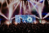 テレ朝チャンネル1「Creepy Nuts One Man Tour 2019『よふかしのうた』」より。