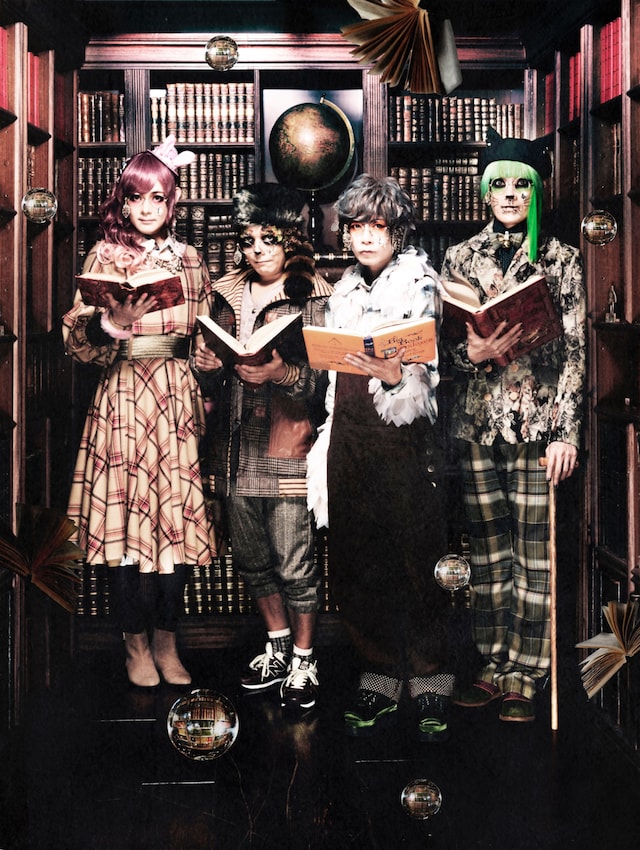 MIMIZUQ（写真右から2番目がTAMA）