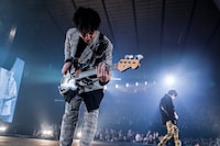 Mrs. GREEN APPLE「ARENA TOUR / エデンの園」東京・国立代々木競技場第一体育館公演の様子。（撮影：上飯坂一）