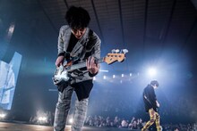 Mrs. GREEN APPLE「ARENA TOUR / エデンの園」東京・国立代々木競技場第一体育館公演の様子。（撮影：上飯坂一）